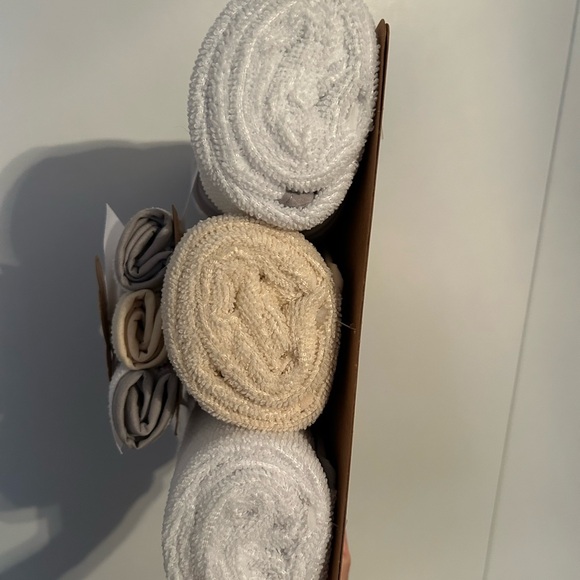 Baby Essentials Soft Terry Bath Set in Cream and Gray - Picture 4 of 5